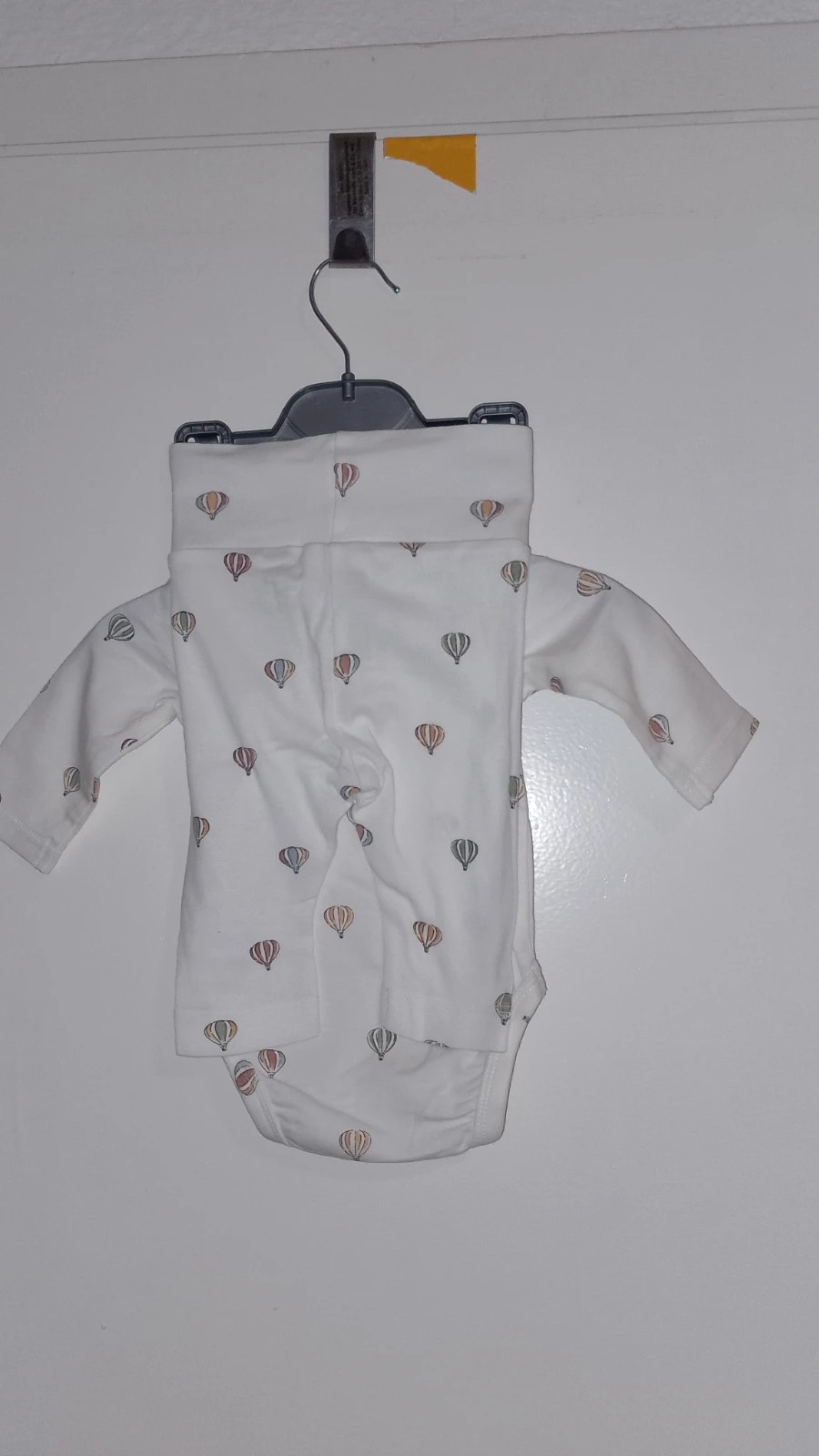 Kinder body+Hose – H&M – taille 1-3 Monate / 56 2