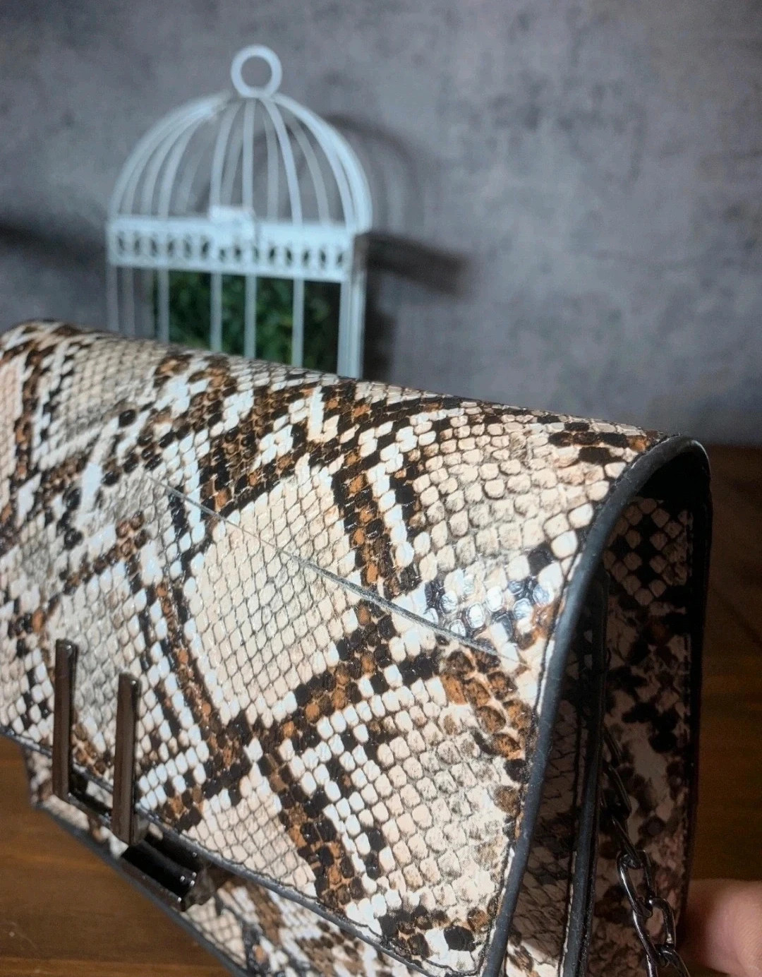 Bolso de hombro de piel de serpiente sintética | Faux Snake Skin Shoulder Bag – Vintage Dressing 5