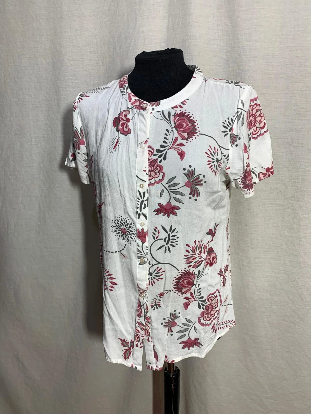 Blusa blanca con estampado floral burdeos | White floral short sleeve blouse | Amichi – Amichi – taille M / 38 / 10 3