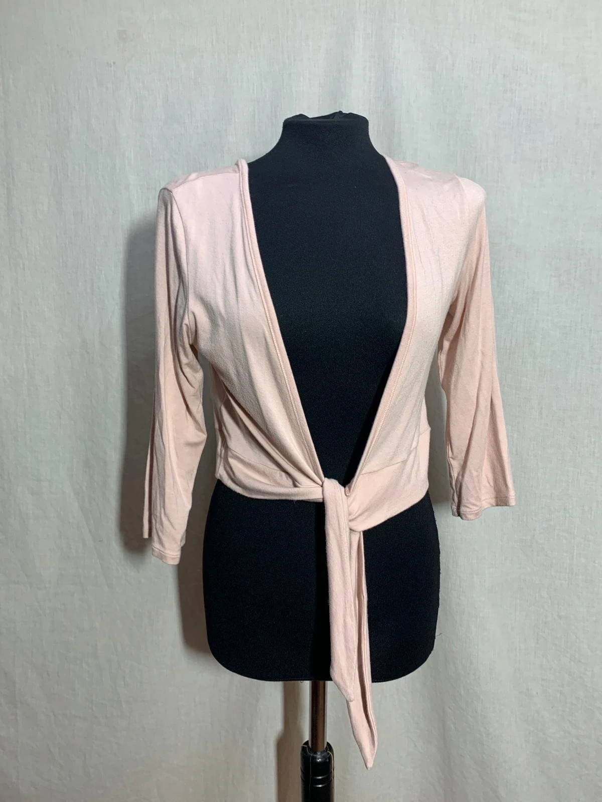 Chaqueta corta rosa de punto con lazada | Pink tie-front cardigan | Zara – Zara – taille L / 40 / 12 3