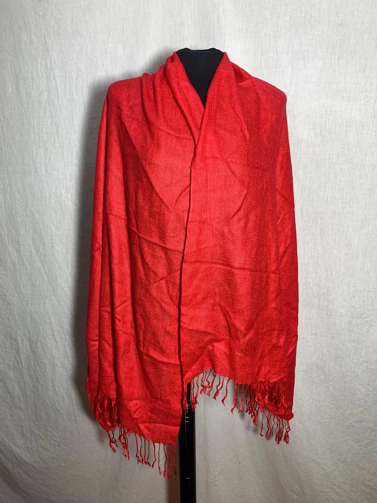 Pashmina / Chal fino rojo con flecos | Red pashmina shawl