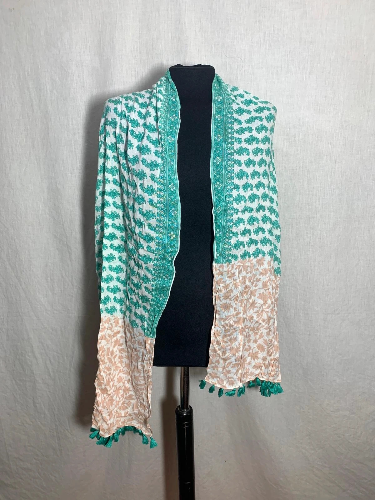 Pañuelo / Fular estampado con borlas | Printed scarf with tassels – Accessorize 2