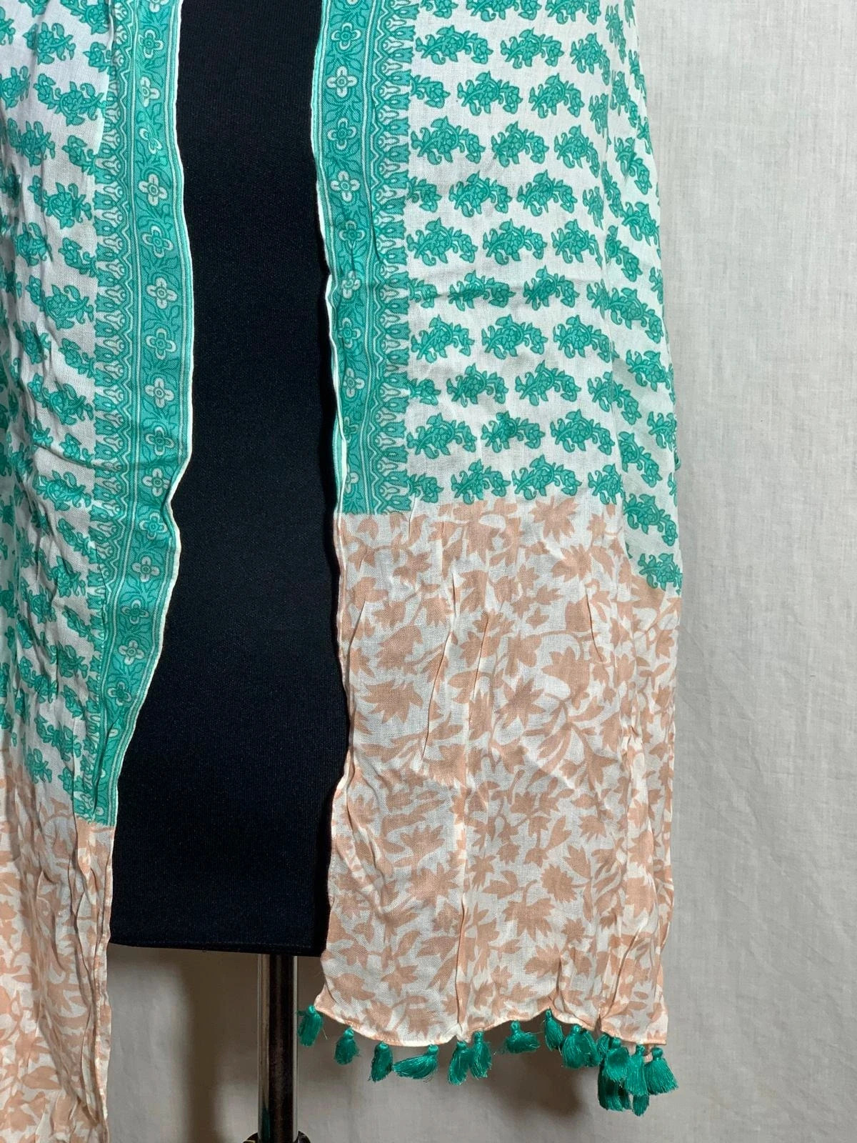 Pañuelo / Fular estampado con borlas | Printed scarf with tassels – Accessorize 3