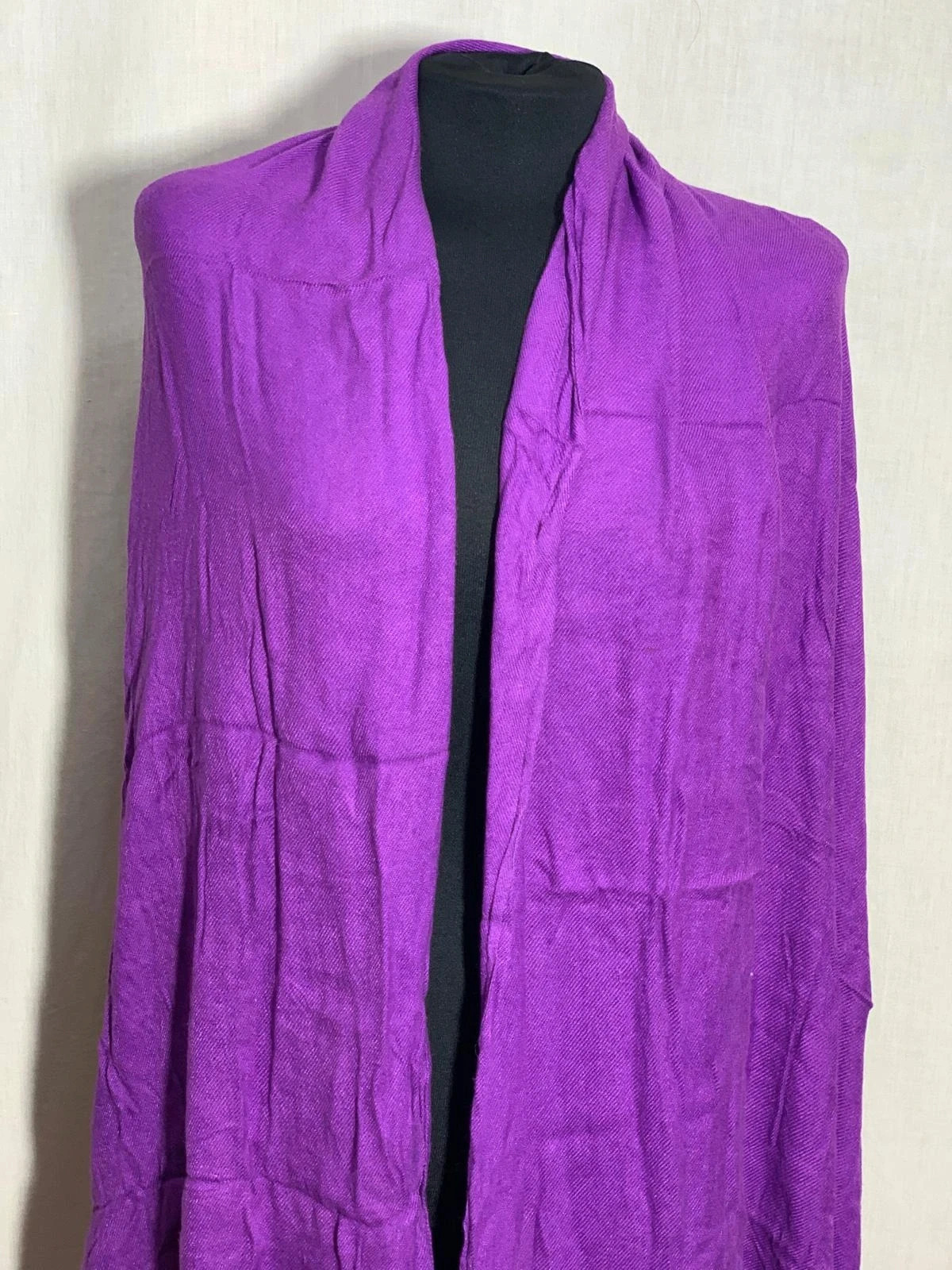 Pañuelo / Chal fino morado con flecos | Purple pashmina shawl – Accessorize 3