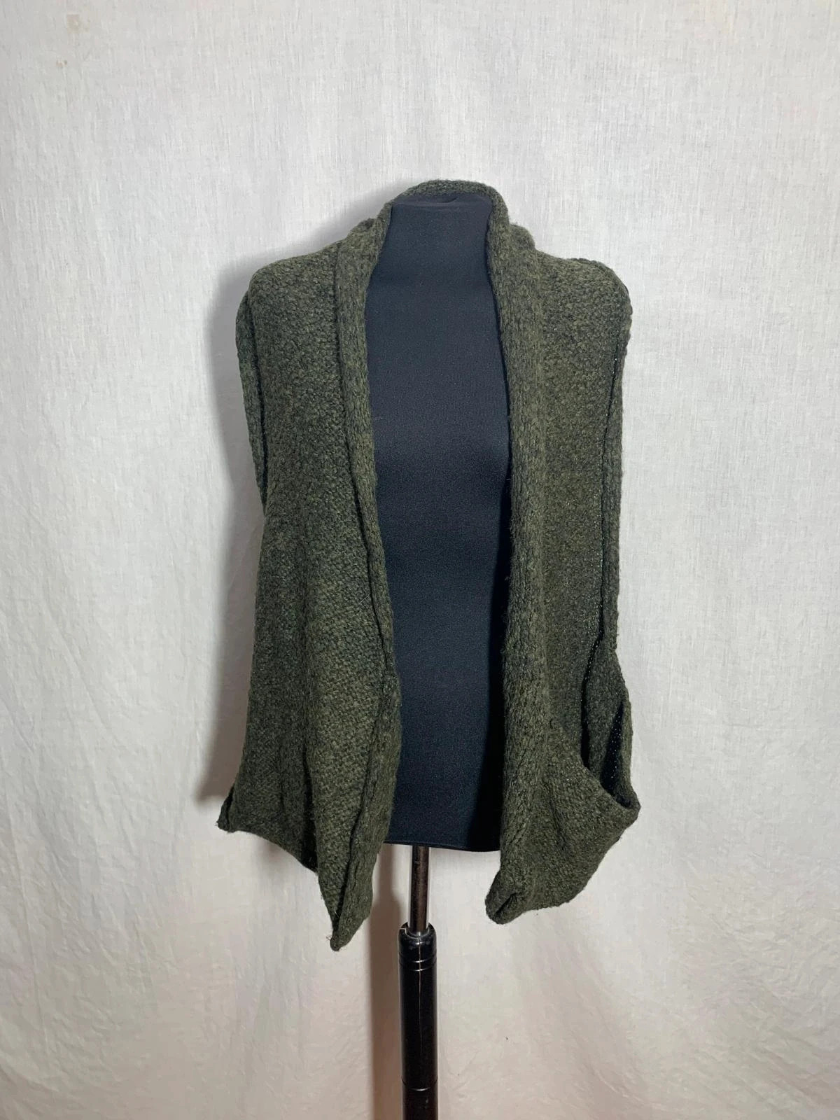 Maxi bufanda / Chal de punto verde caqui con bolsillos | Khaki green scarf / shawl with pockets