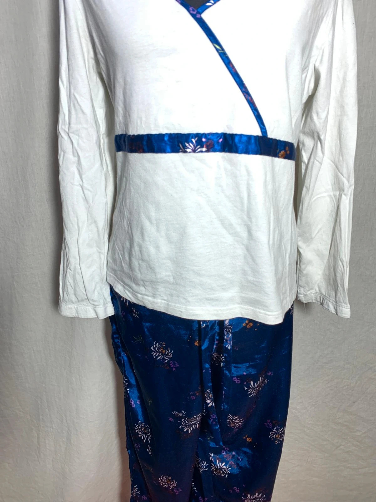 Conjunto de pijama con detalles de satén estilo oriental | Women's satin detail pyjama set | Avon – AVON – taille M / 38 / 10 4