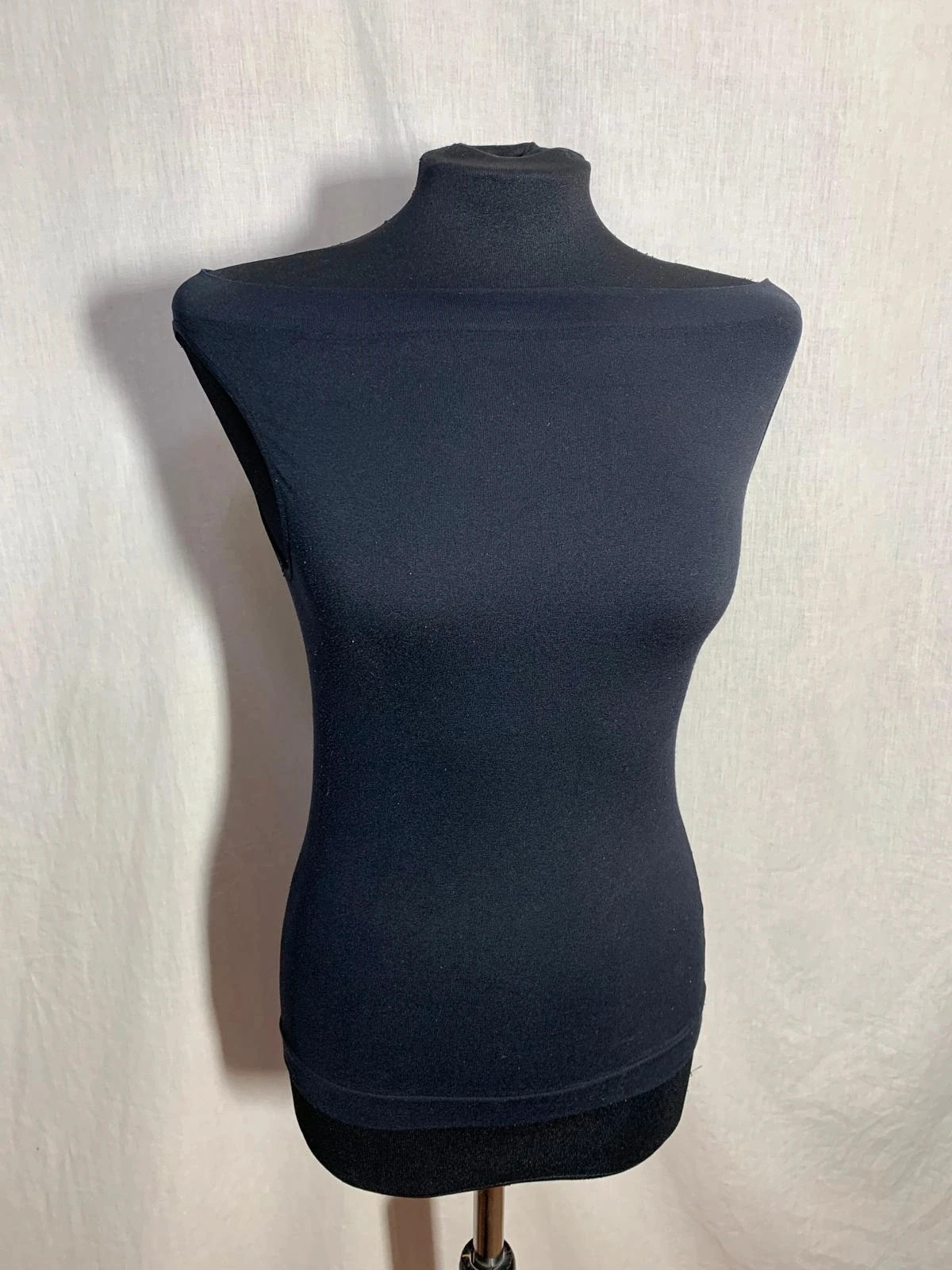 Top / Camiseta negra con escote barco elástico | Black off-shoulder top – taille M / 38 / 10 4