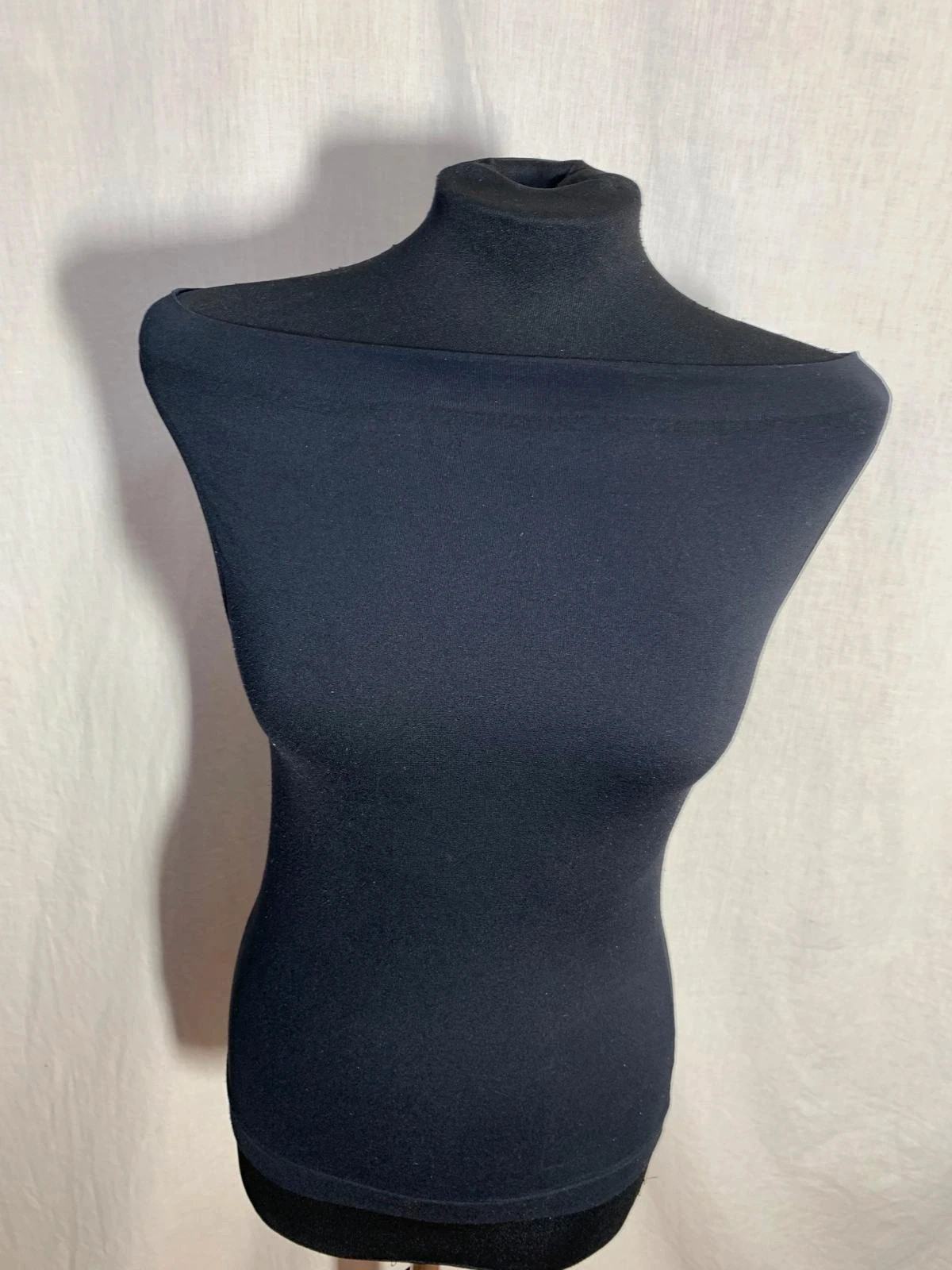 Top / Camiseta negra con escote barco elástico | Black off-shoulder top – taille M / 38 / 10 3