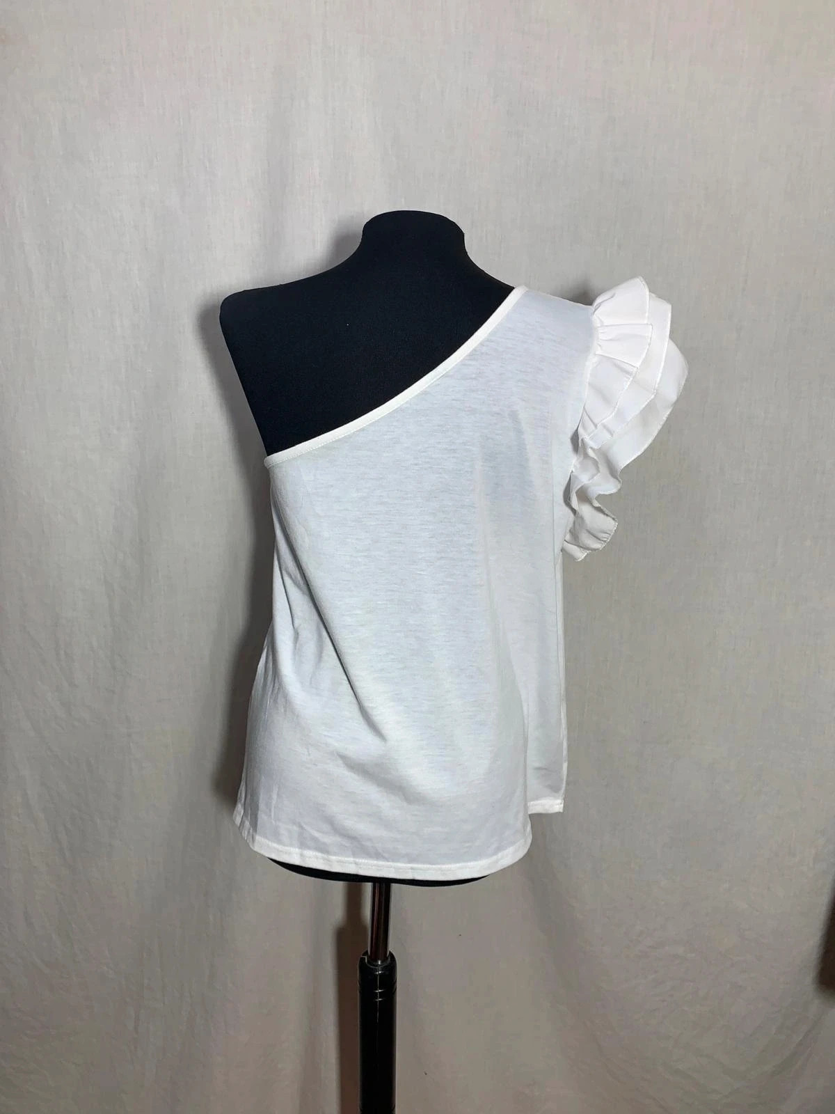 Blusa asimétrica blanca con volante en el hombro | White one-shoulder ruffle blouse | Shein – Shein – taille L / 40 / 12 2