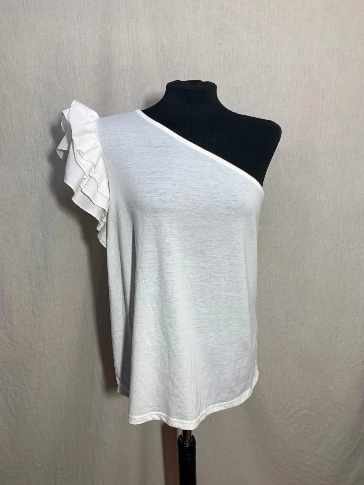Blusa asimétrica blanca con volante en el hombro | White one-shoulder ruffle blouse | Shein – Shein – taille L / 40 / 12