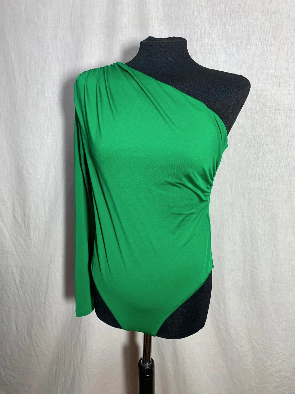 Body asimétrico de una manga verde | Green one-shoulder bodysuit | Zara – Zara – taille L / 40 / 12 4