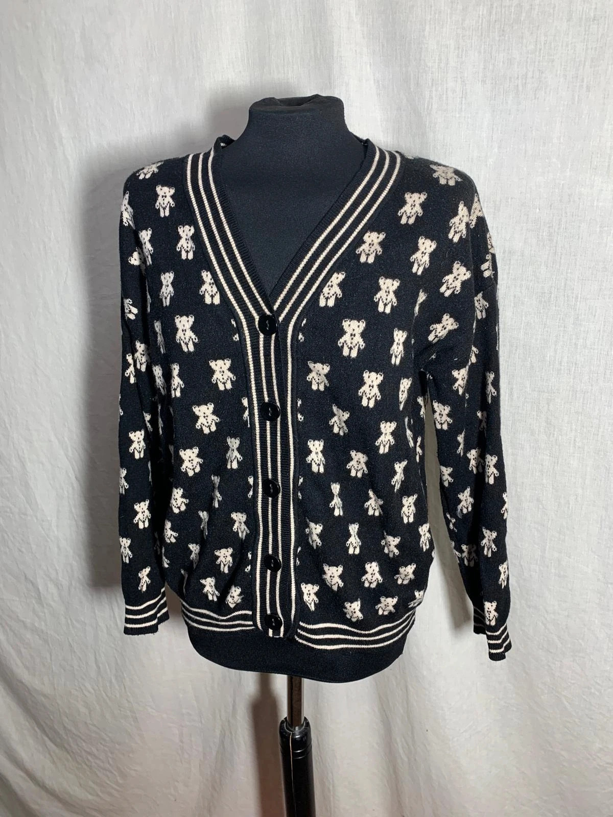 Cárdigan negro de punto con estampado de ositos | Black Teddy bear printed knit cardigan | Tiramisú – Tiramisu – taille Taille unique 5