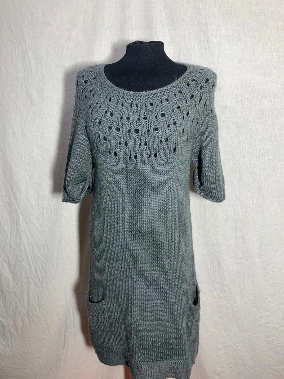 Vestido de punto gris con calados | Grey knit dress | Sfera – Sfera – taille L / 40 / 12 2