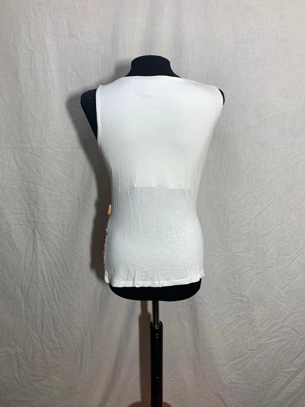 Camiseta blanca con lazada floral | White sleeveless top with floral tie | Mamatayoe – Mamatayoe – taille M / 38 / 10 3