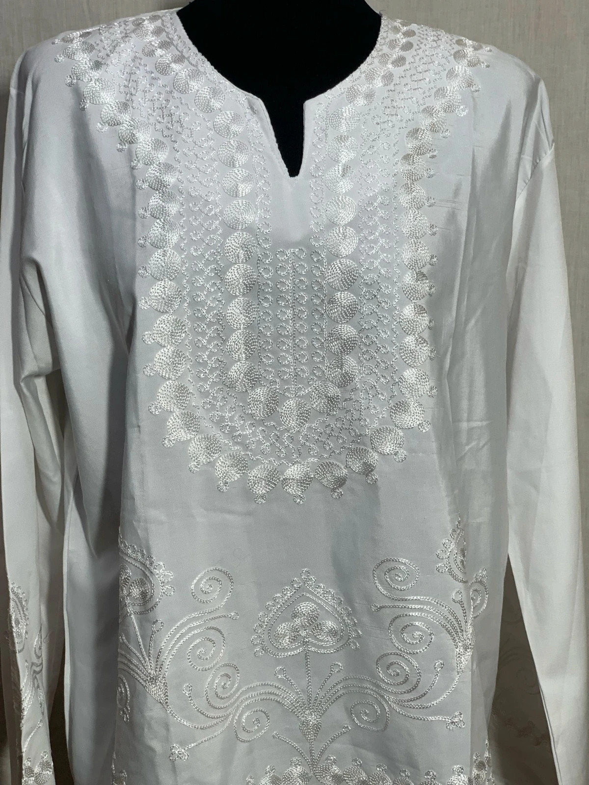 Blusa blanca con detalles bordados | White embroidered blouse – taille XXL / 44 / 16 3
