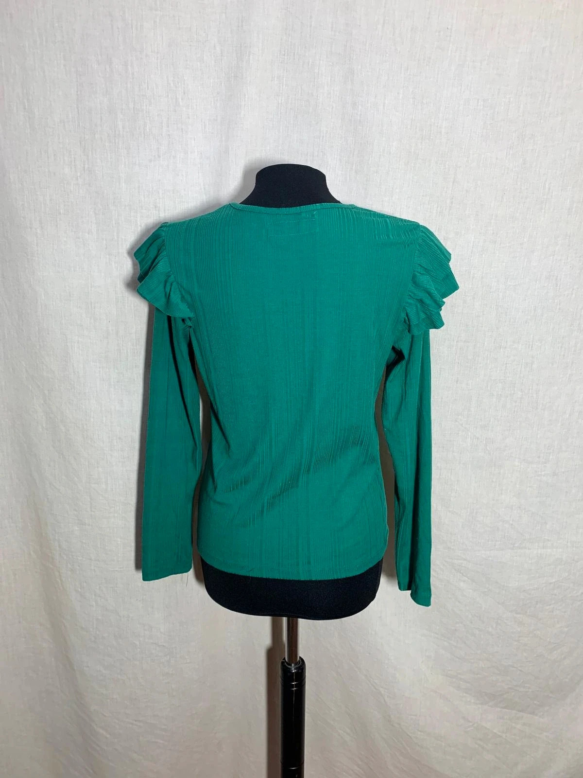 Jersey fino verde esmeralda con volantes | Fine emerald green ruffle sweater | Lefties – Lefties – taille L / 40 / 12 4