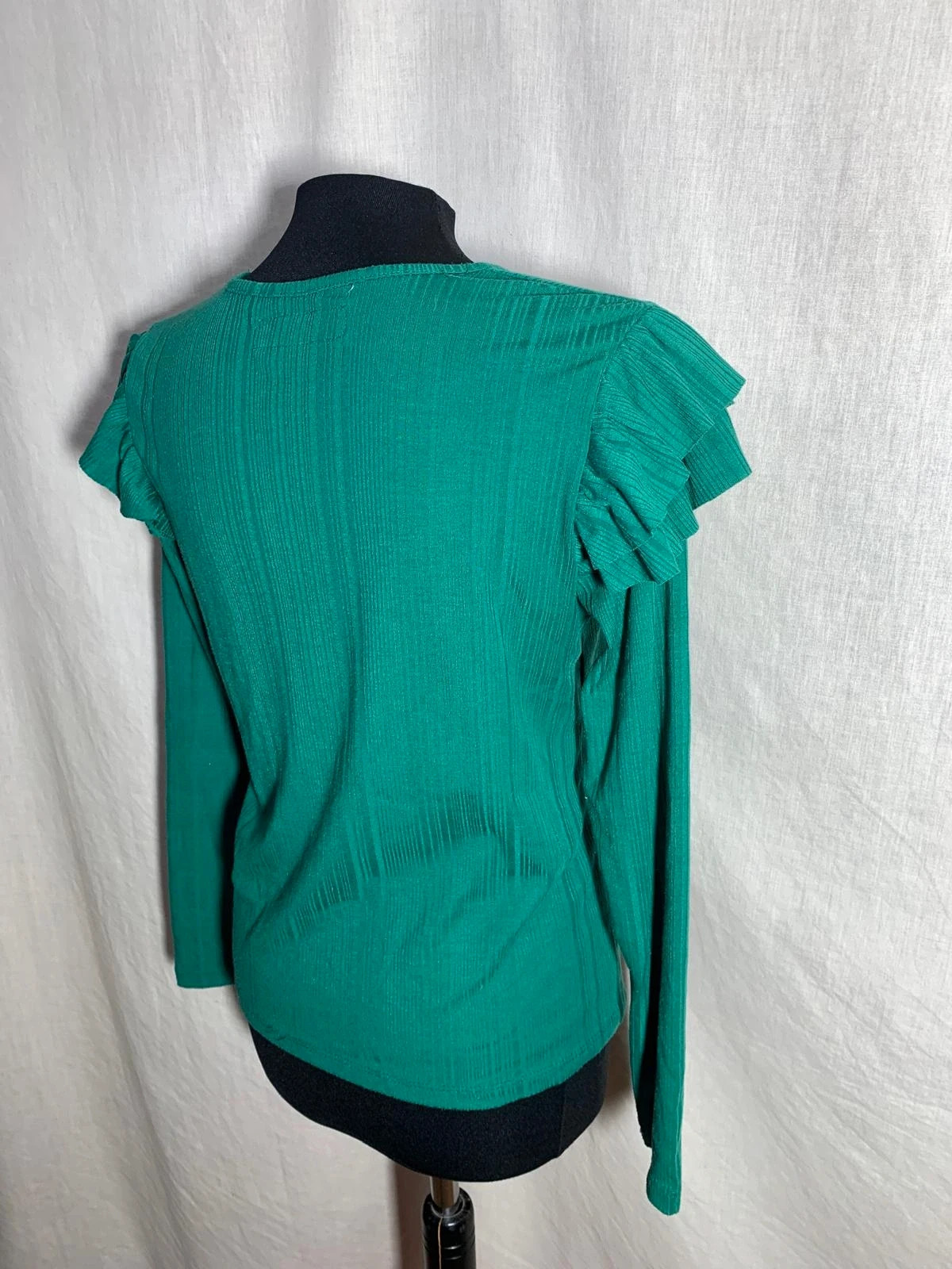 Jersey fino verde esmeralda con volantes | Fine emerald green ruffle sweater | Lefties – Lefties – taille L / 40 / 12 5