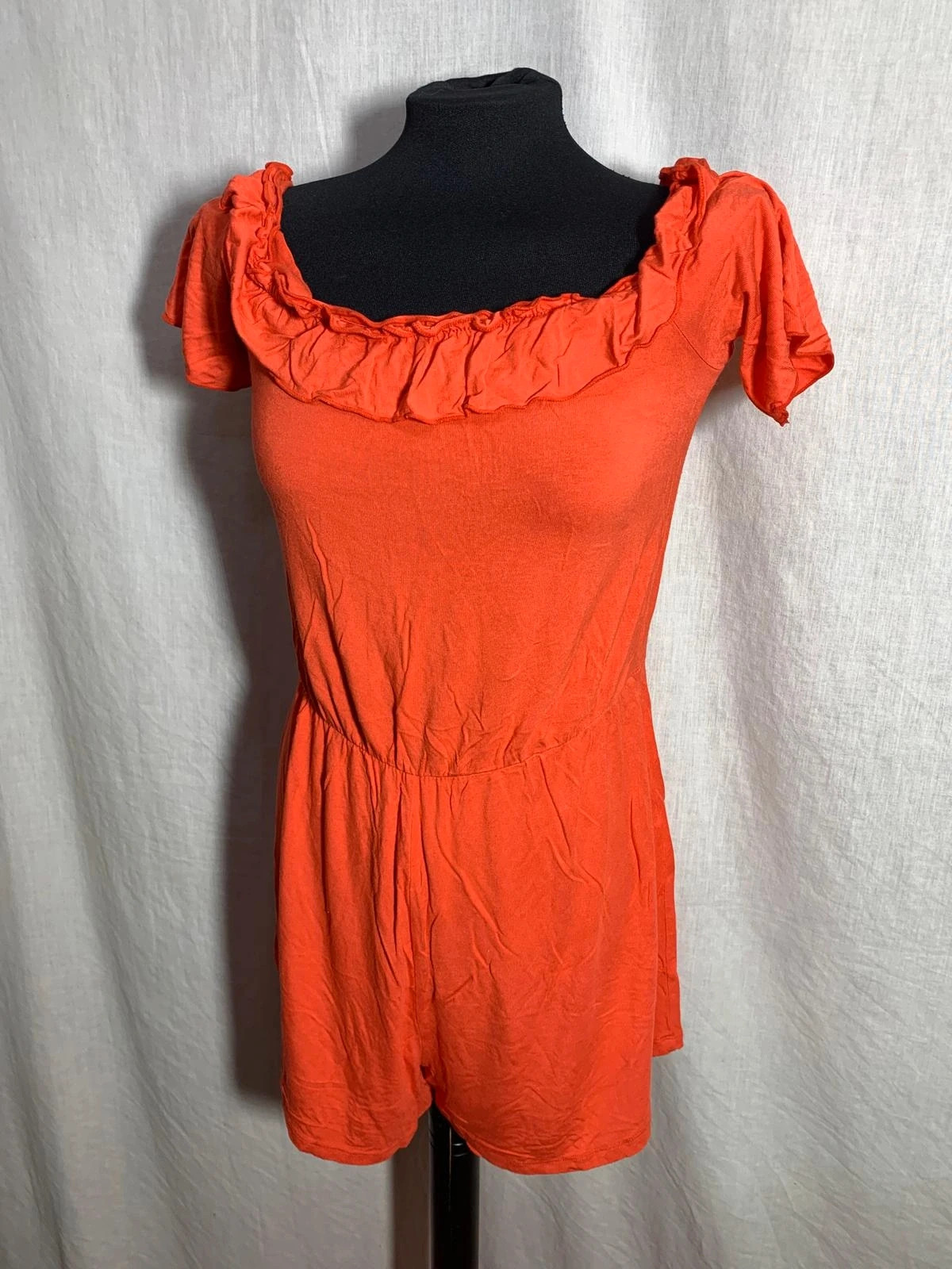 Mono corto rojo anaranjado con escote barco | Red-orange off-the-shoulder playsuit | Stradivarius – Stradivarius – taille S / 36 / 8 4