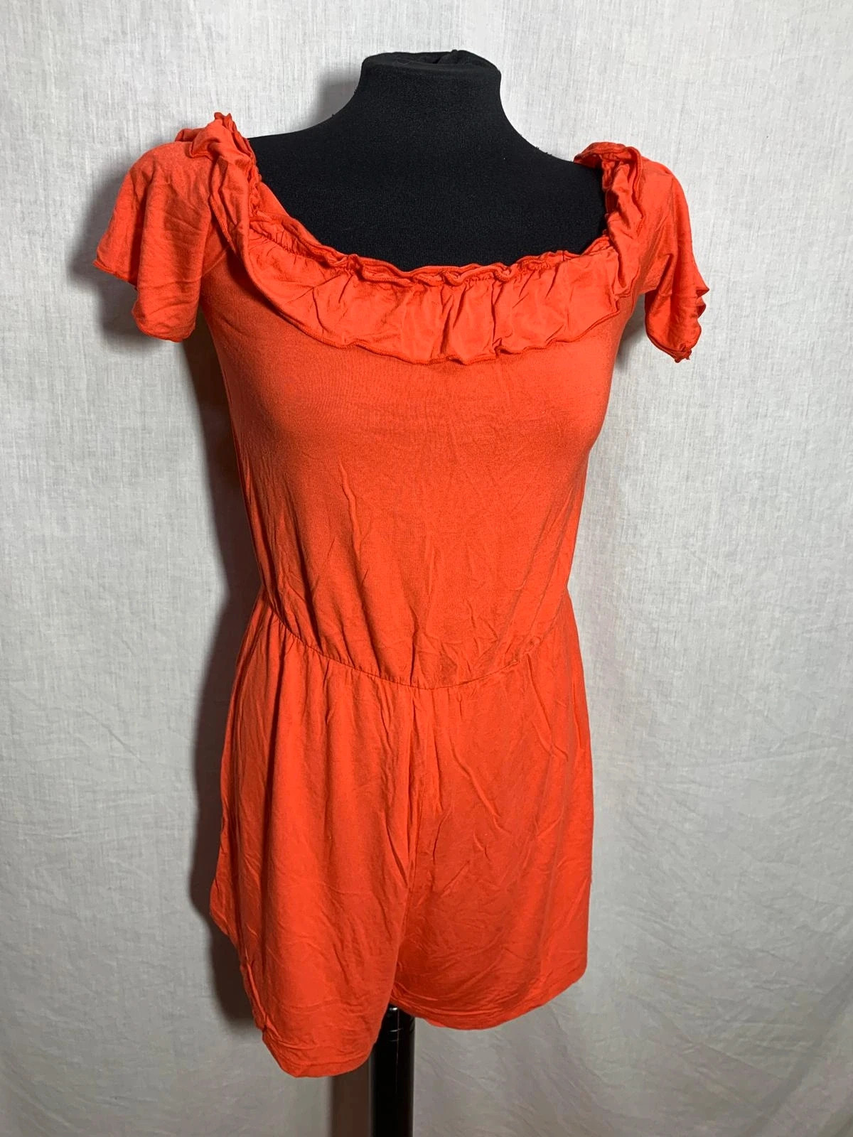Mono corto rojo anaranjado con escote barco | Red-orange off-the-shoulder playsuit | Stradivarius – Stradivarius – taille S / 36 / 8 2