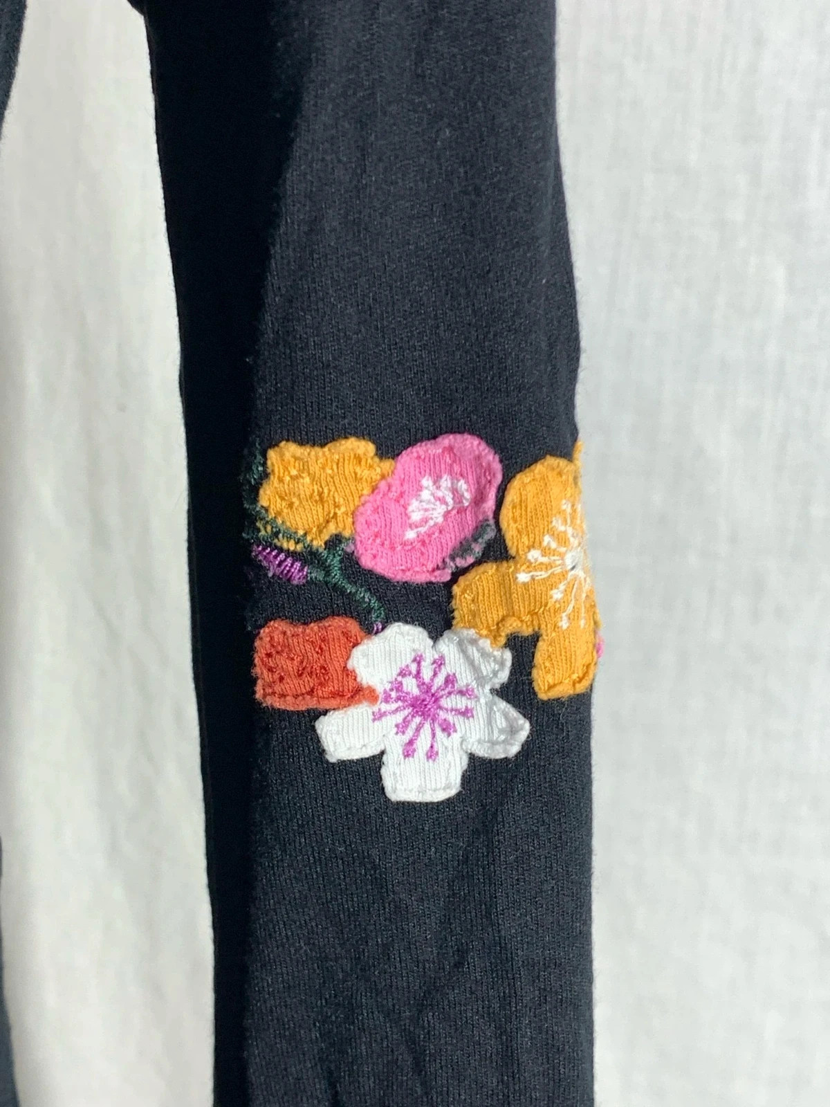 Camiseta negra con detalles bordados | Black embroidered t-shirt | Mamatayoe – Mamatayoe – taille M / 38 / 10 5