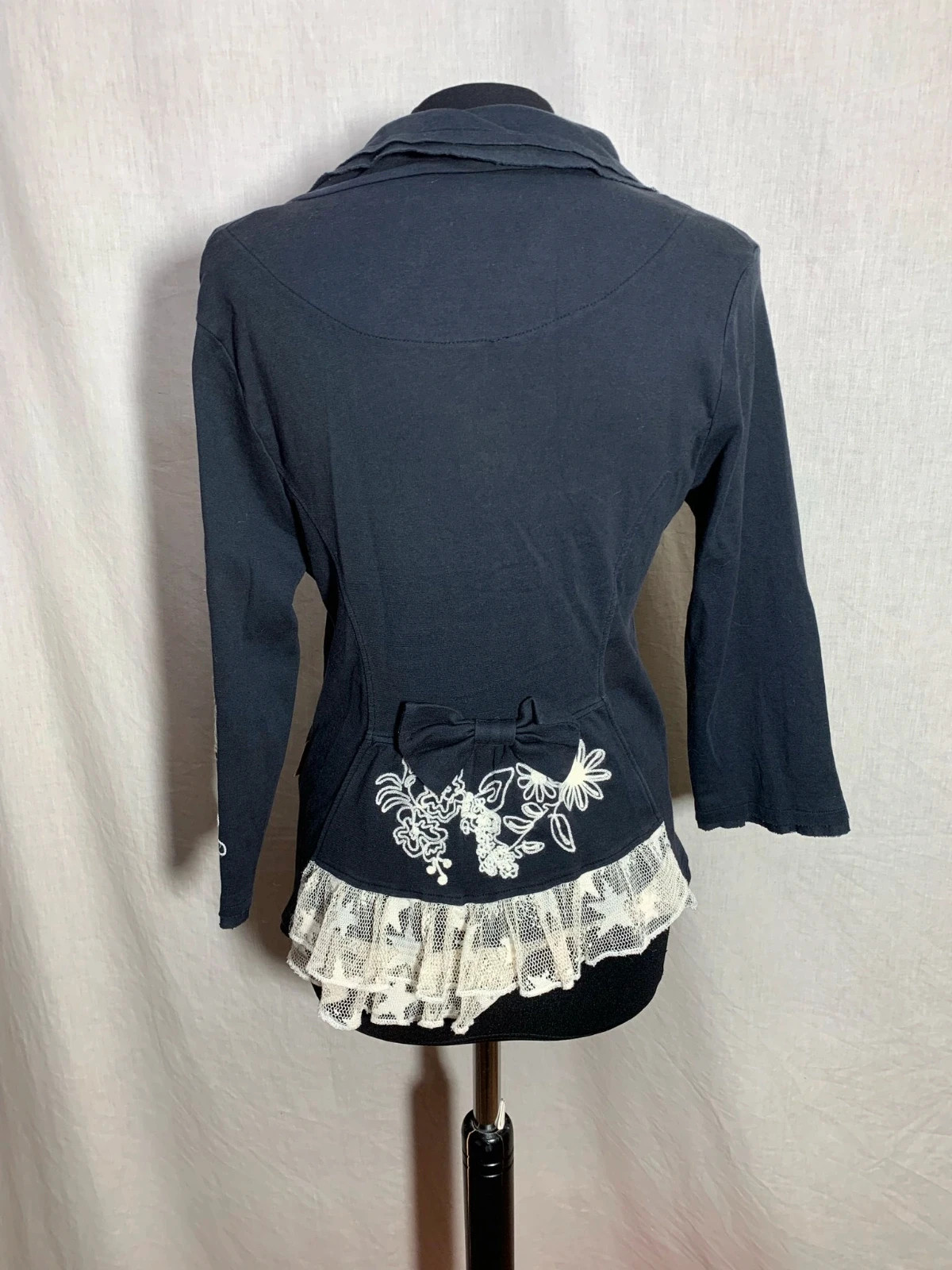 Chaqueta azul marino con bordados | Navy blue embroidered jacket | Mamatayoe – Mamatayoe – taille M / 38 / 10 2