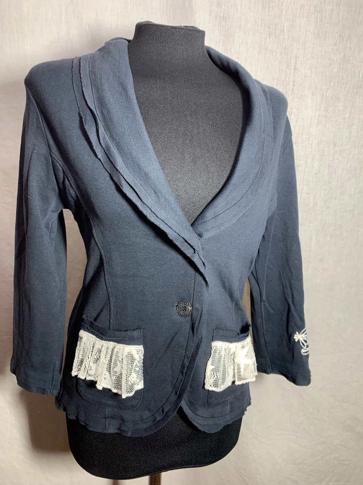 Chaqueta azul marino con bordados | Navy blue embroidered jacket | Mamatayoe – Mamatayoe – taille M / 38 / 10 3