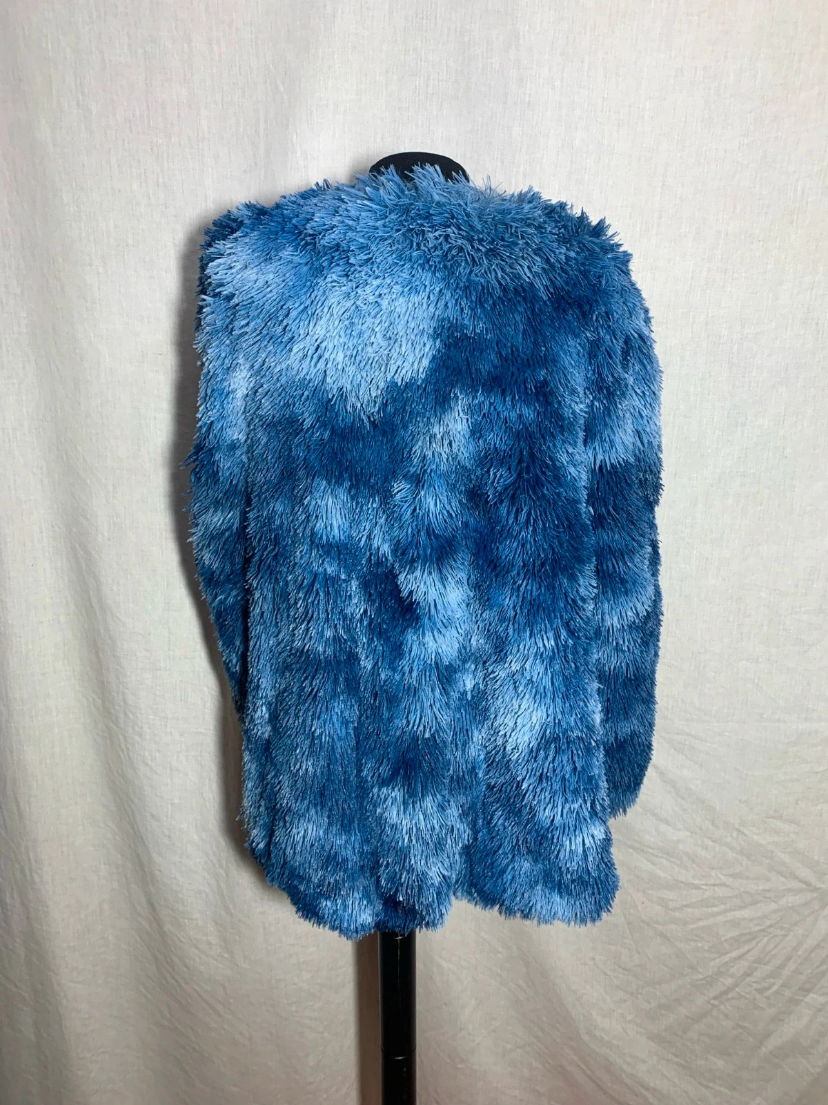 Capa de Pelo Azul sin Botones | Blue Faux Fur Open Cape – Vintage Dressing – taille Taille unique 3