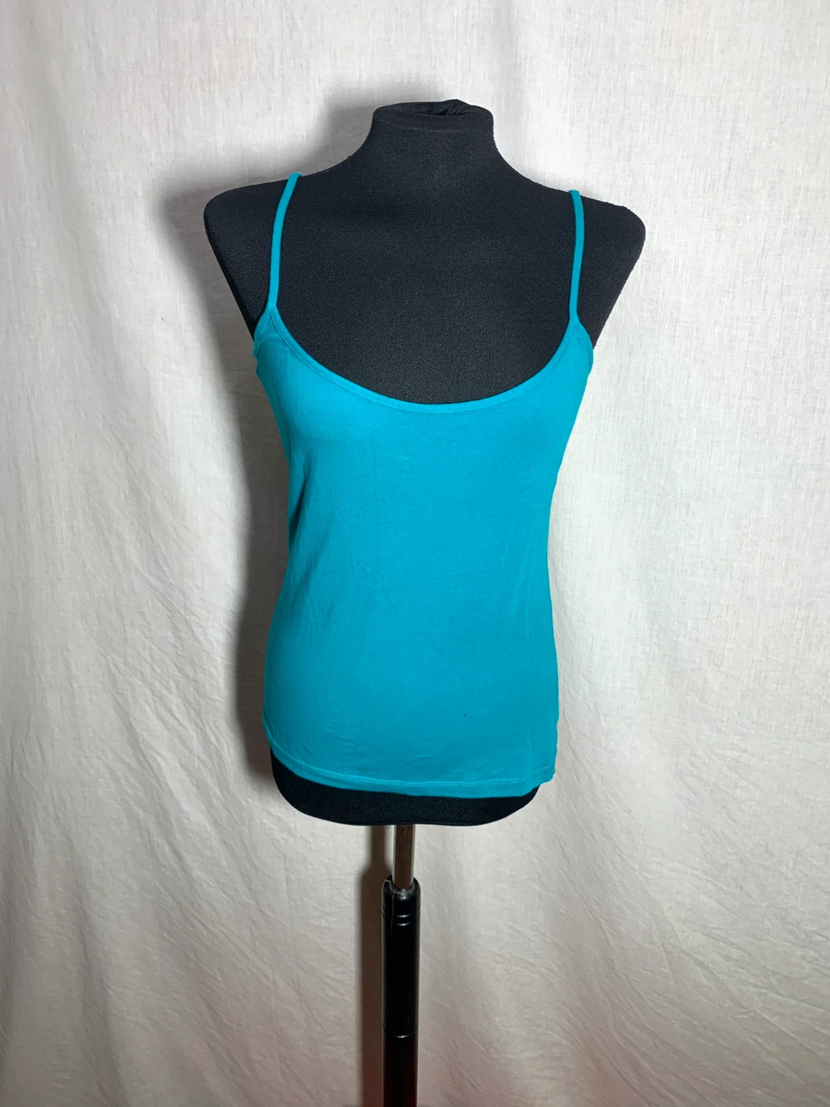 Camiseta de Tirantes Turquesa | Turquoise Tank Top | Isabel Mora