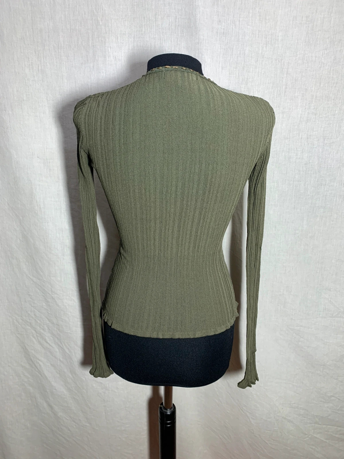 Camiseta de Manga Larga Verde Oliva | Olive Green Long Sleeve Top – Fashion – taille S / 36 / 8 3
