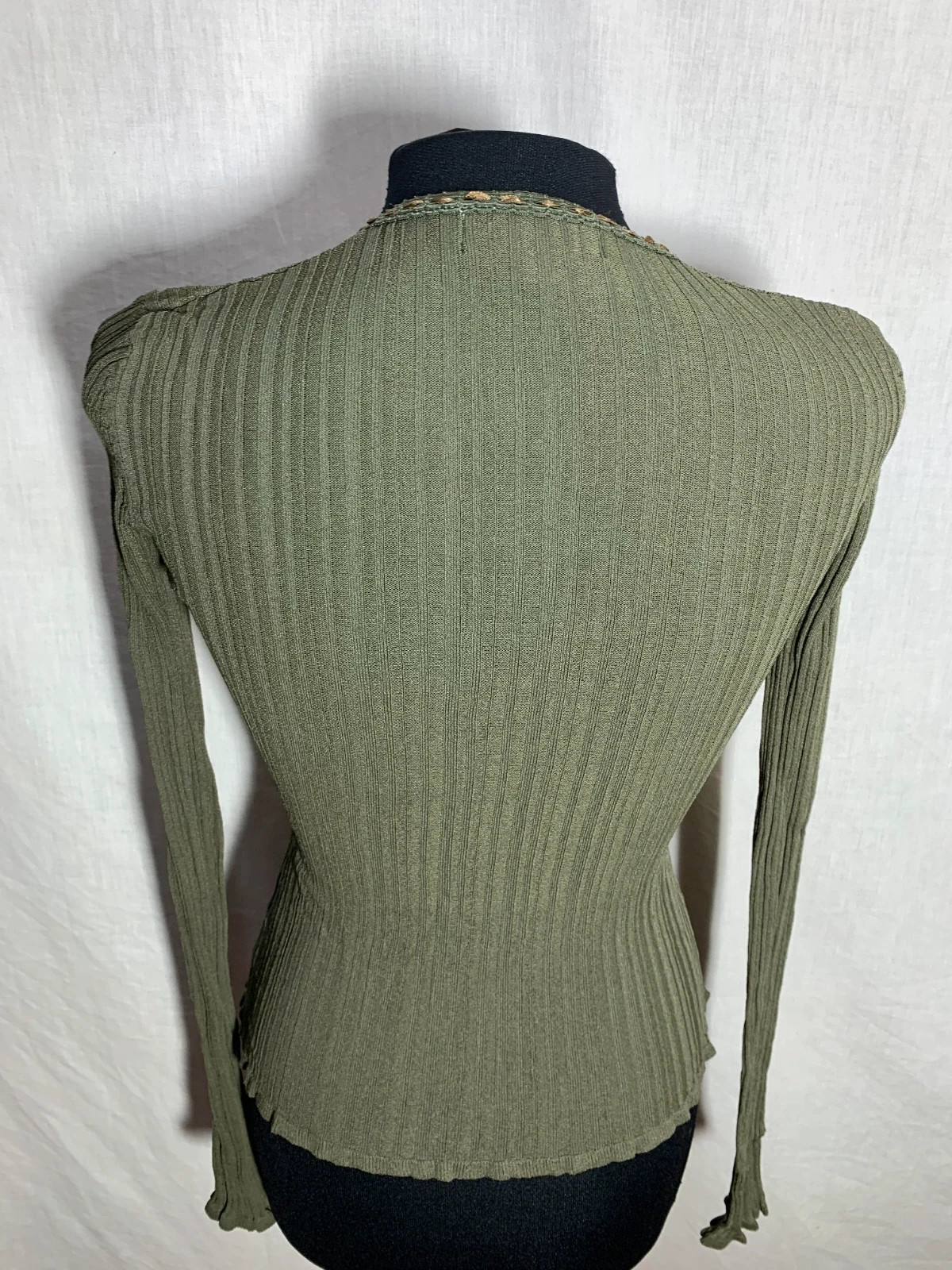Camiseta de Manga Larga Verde Oliva | Olive Green Long Sleeve Top – Fashion – taille S / 36 / 8 4