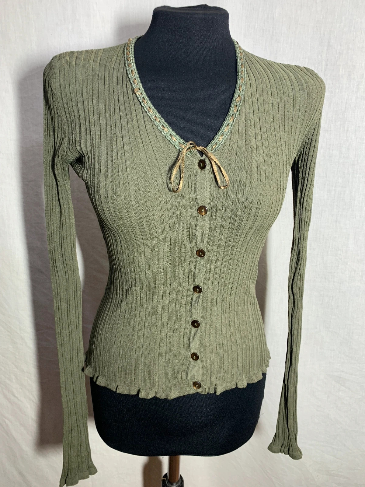 Camiseta de Manga Larga Verde Oliva | Olive Green Long Sleeve Top – Fashion – taille S / 36 / 8 5