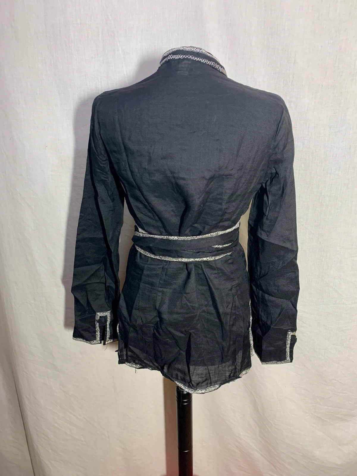 Blusa de ramio negra con bordados | Black embroidered ramie blouse | Zara Basic – Zara – taille M / 38 / 10 2