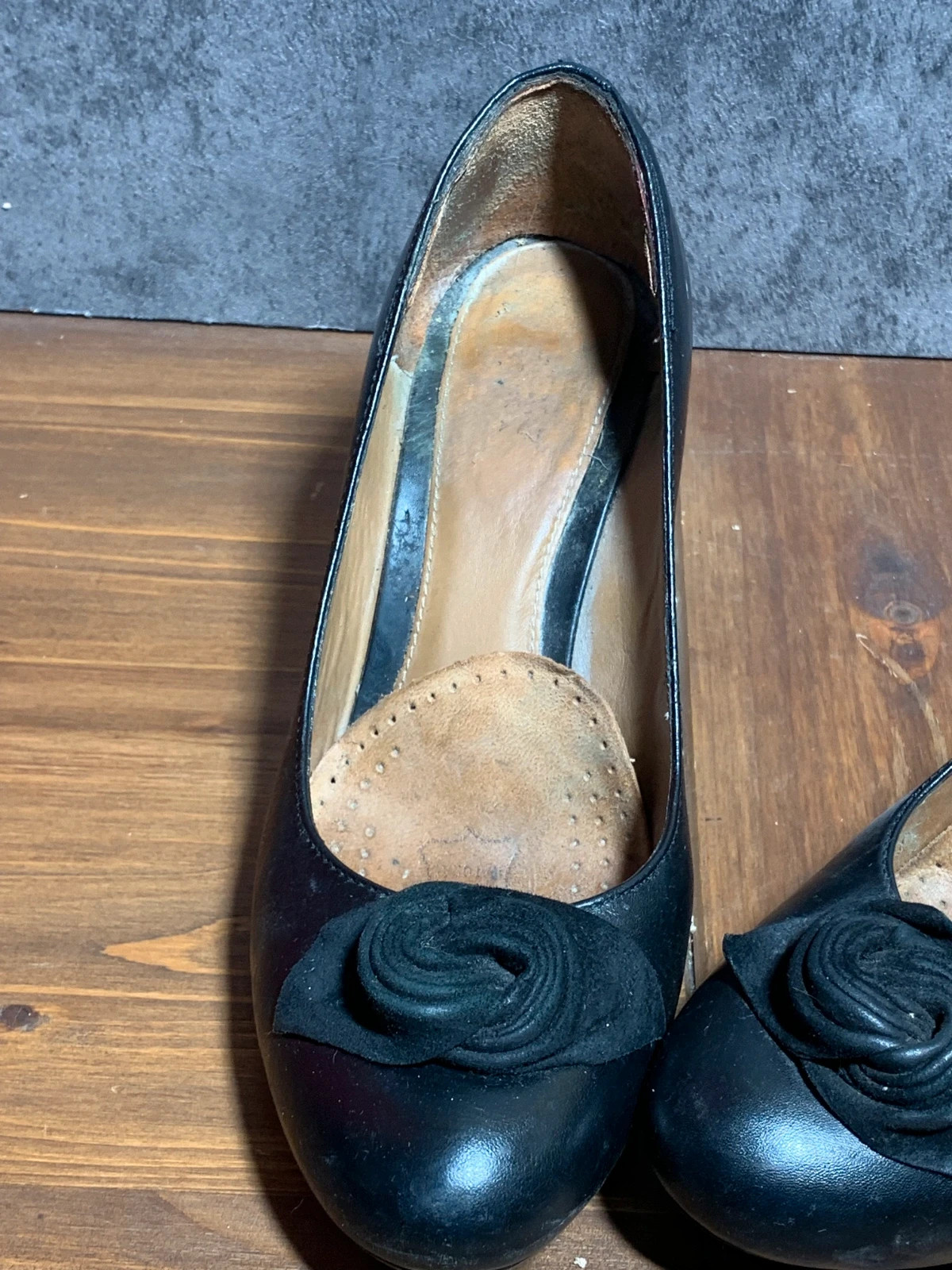 Zapato de tacón negro detalle flor | Black flower detail heels | Geox – Geox – taille 37 5