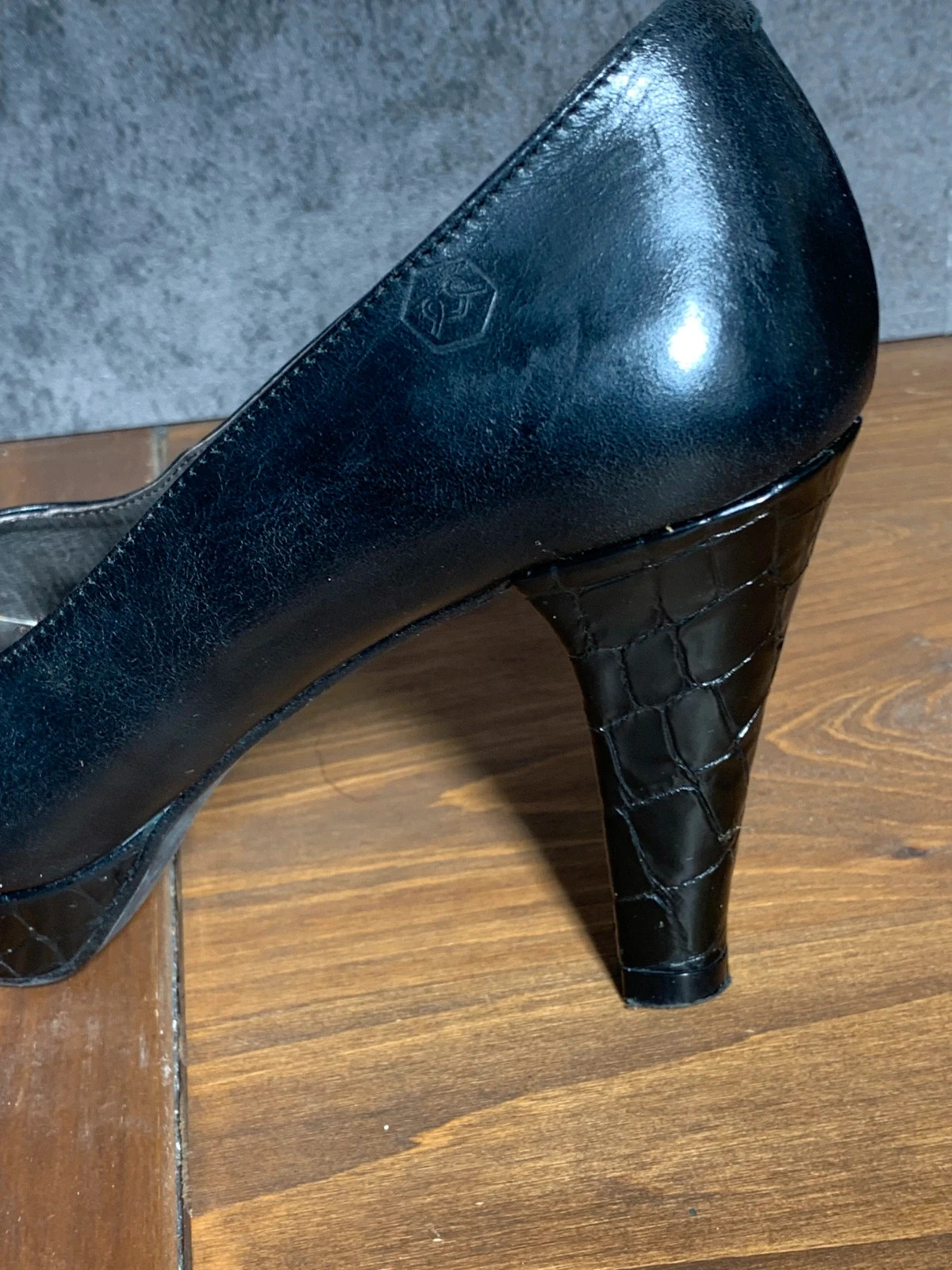 Zapatos de tacón negros efecto cocodrilo | Black crocodile-effect heels | Estefania Marco – Fashion – taille 36 5