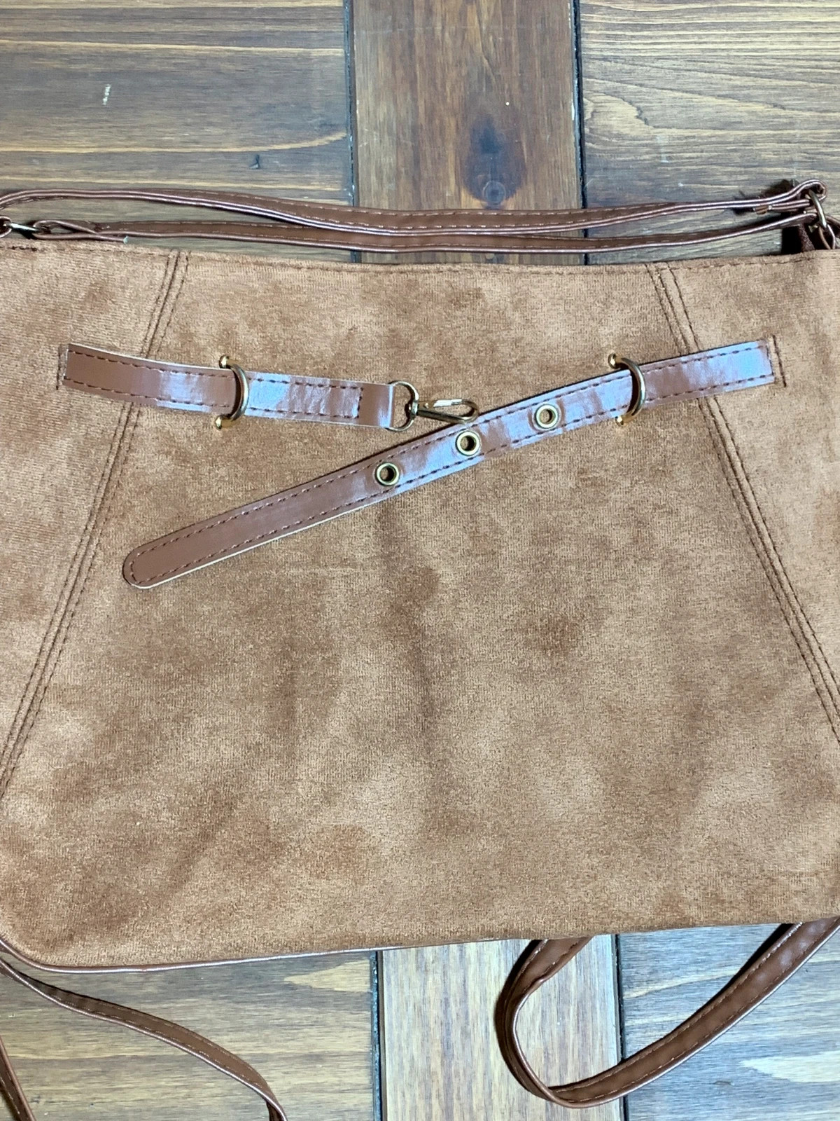 Bolso bandolera Vintage marrón efecto ante | Brown faux suede crossbody bag – Vintage Dressing 4