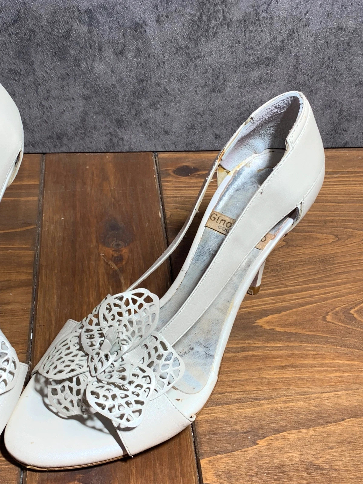 Zapatos tacón blanco flor calada | White flower heel shoes | Gino Vaello – Vintage Dressing – taille 37 4