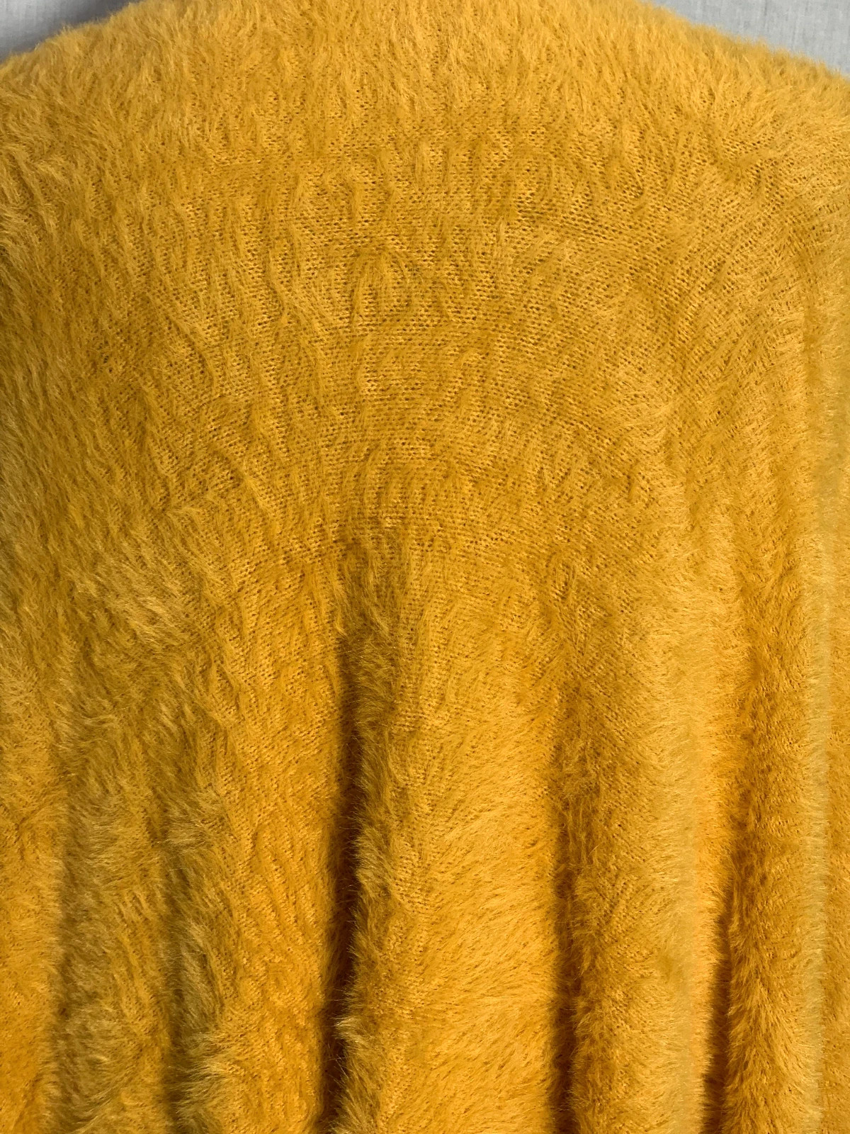 Bufanda de Pelo Sintético Suave Amarilla | Yellow Soft Faux Fur Scarf 4