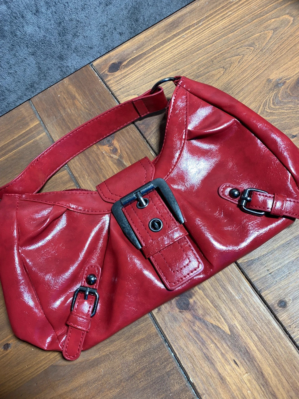 Bolso de hombro rojo efecto charol | Red patent-effect shoulder bag | y2k retro vintage – Vintage Dressing 5
