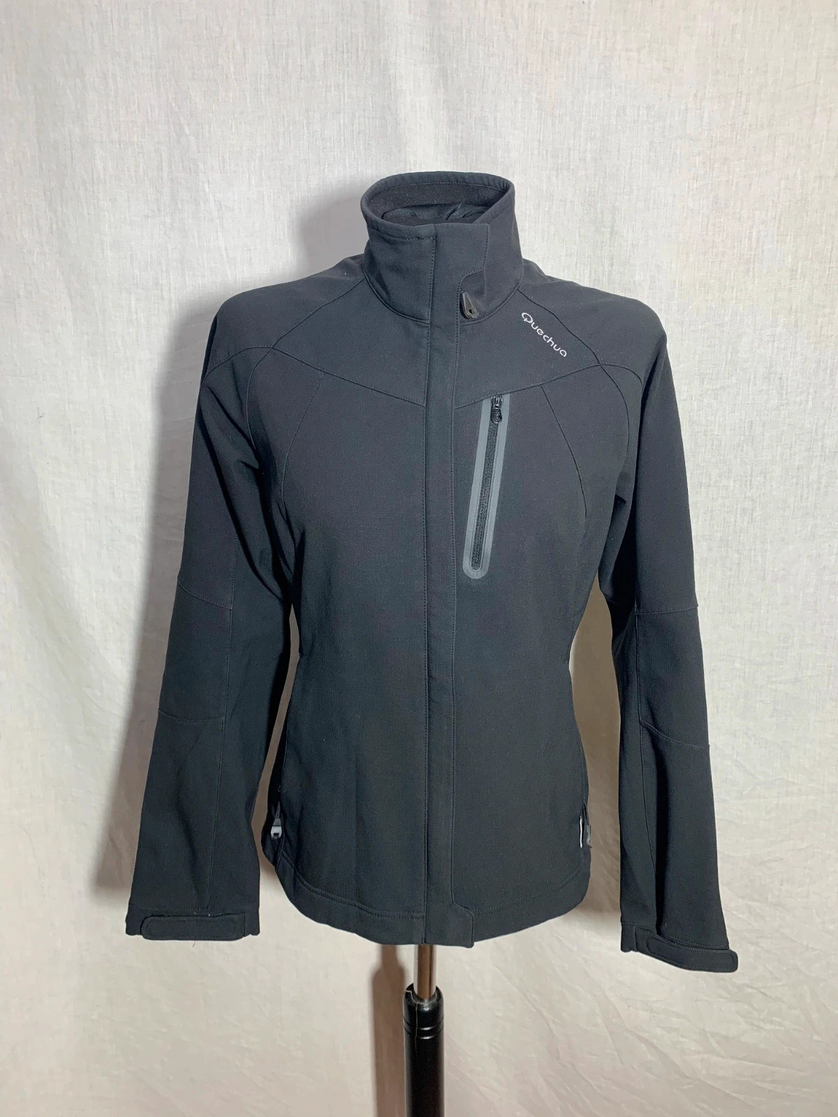 Chaqueta softshell negra | Black softshell jacket | Decathlon