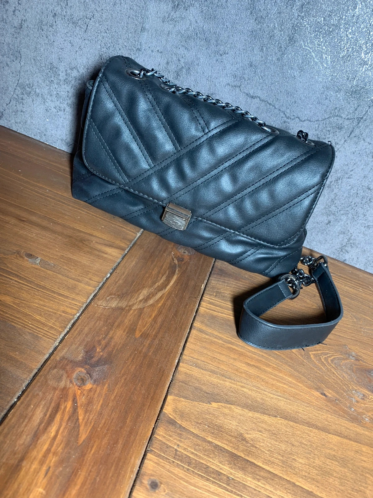 Bolso de Hombro Negro con Acolchado Chevron | Black Chevron Quilted Shoulder Bag 3
