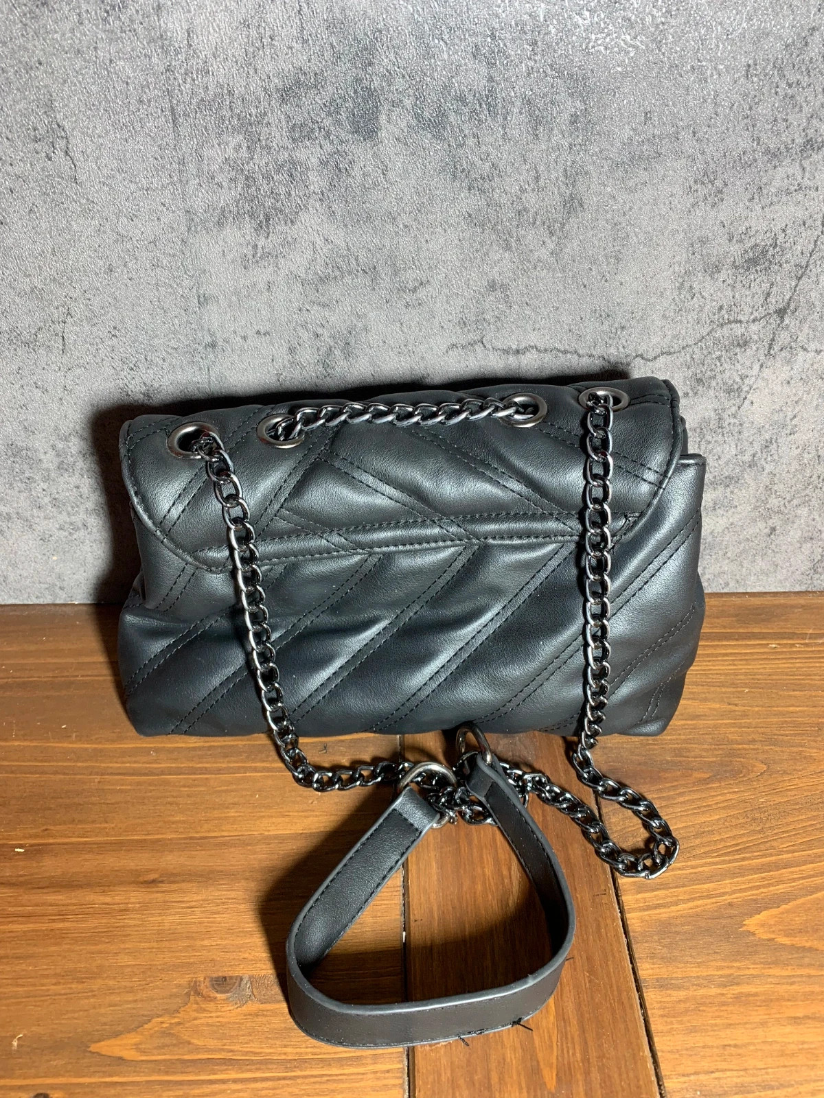 Bolso de Hombro Negro con Acolchado Chevron | Black Chevron Quilted Shoulder Bag 5