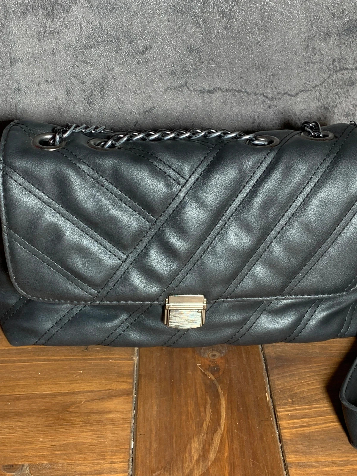 Bolso de Hombro Negro con Acolchado Chevron | Black Chevron Quilted Shoulder Bag 4