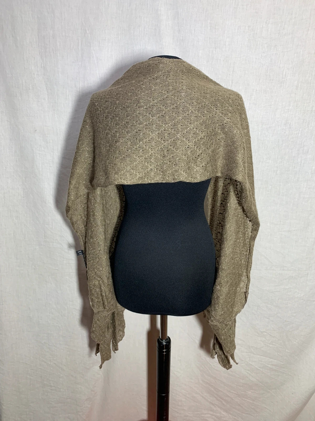Chal o Bufanda de Punto Calado | Open Knit Shawl | Moda in Paris 2