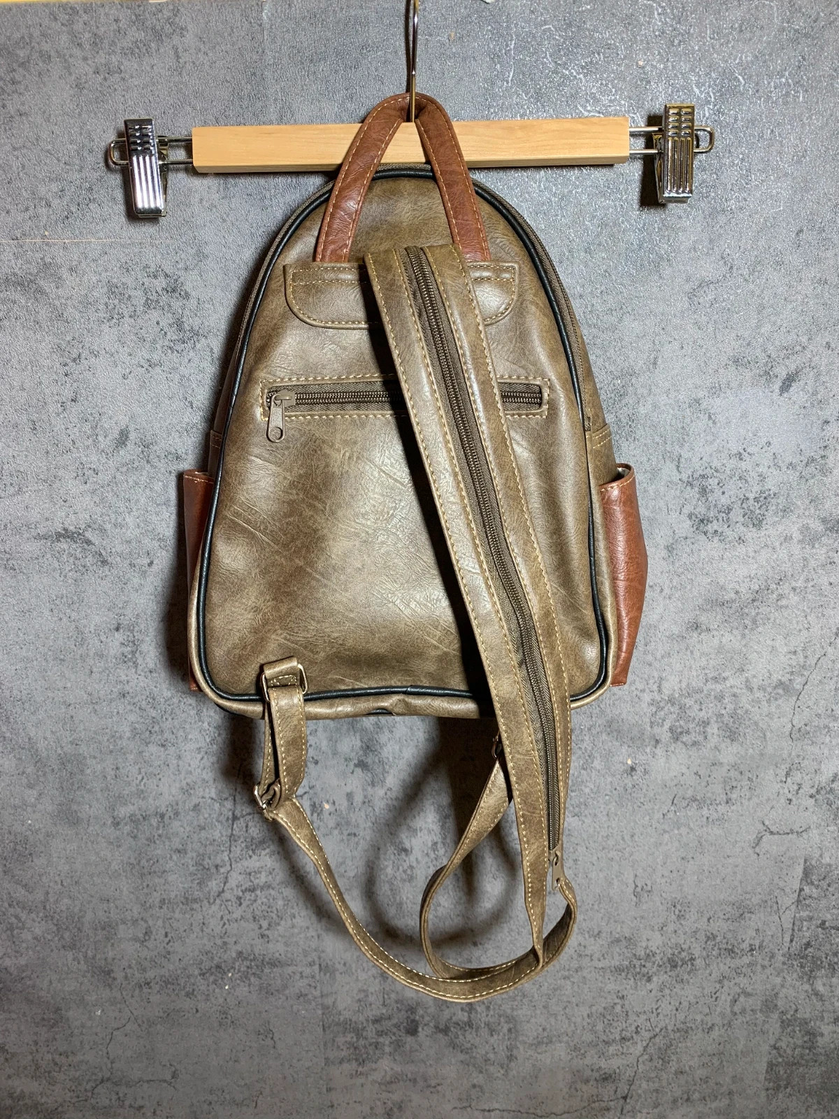 Mochila Pequeña Vintage de Piel Marrón | Brown Leather Vintage Small Backpack | Charm & Shape – Charm & Shape 2