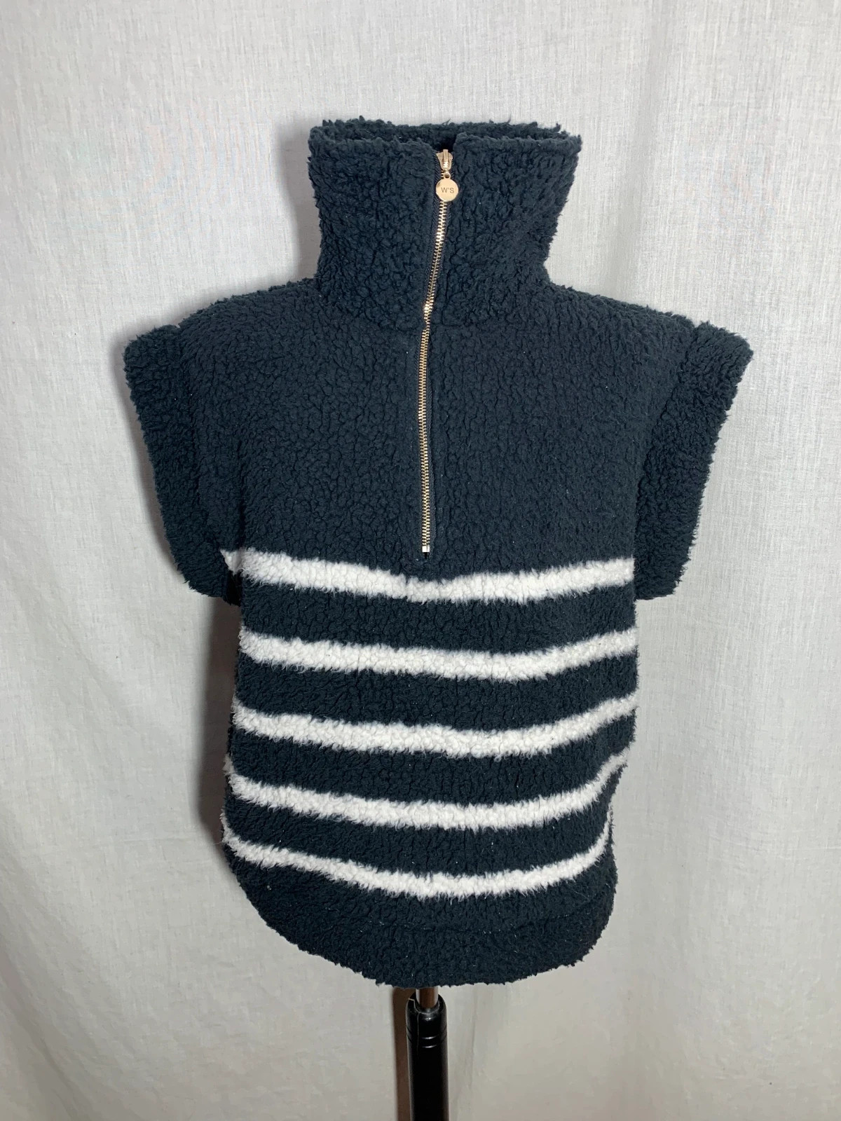 Jersey sin Mangas Azul Marino con Puntilla | Navy Blue Sleeveless Sweater | Women'Secret