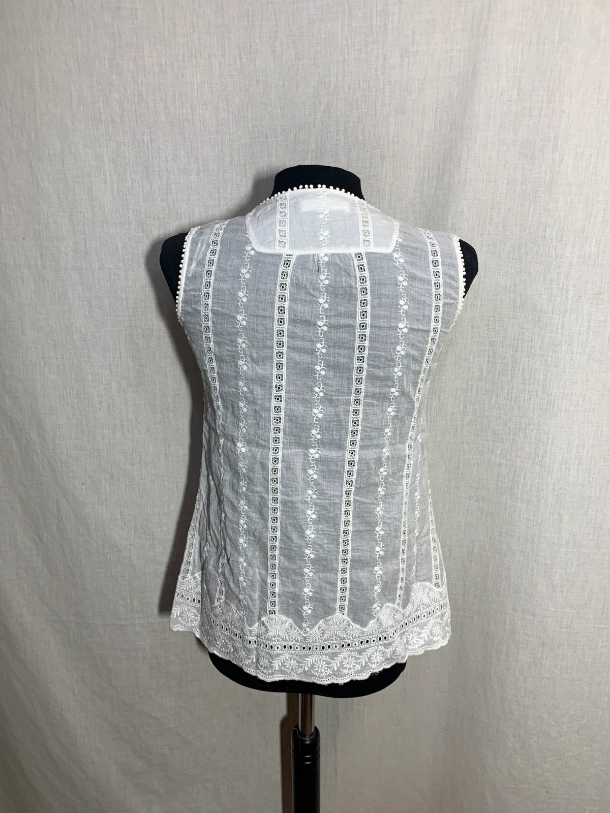 Blusa sin Mangas de Algodón con Bordados | Embroidered Cotton Sleeveless Blouse | Massimo Dutti – Massimo Dutti – taille M / 38 / 10 2