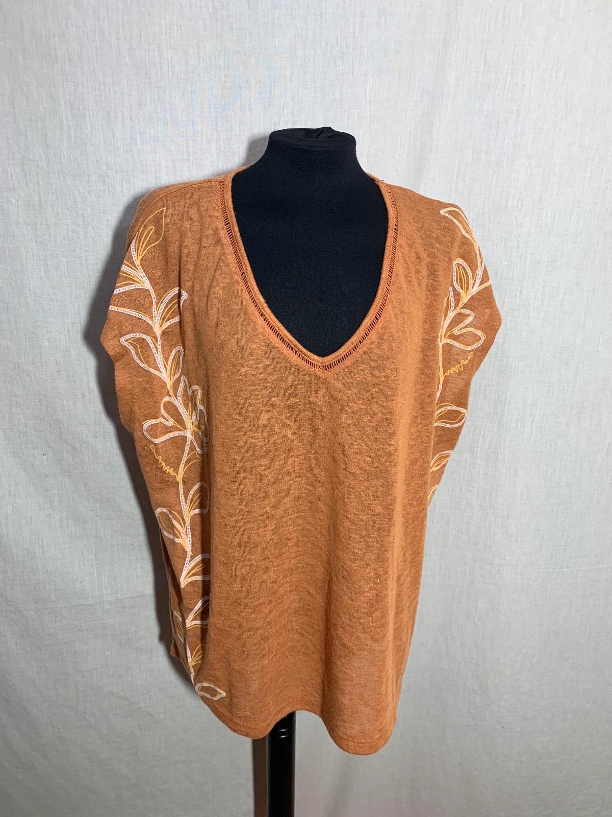 Jersey Terracota con Bordados | Terracotta Sweater with Embroidery | Encuentro – Encuentro – taille XXL / 44 / 16 3