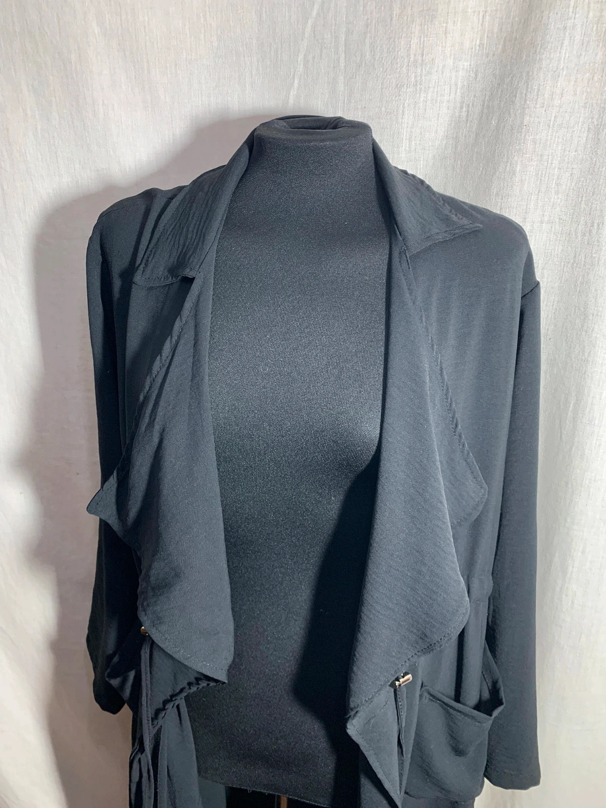 Gabardina Ligera Negra | Black Light Trench Coat – Vintage Dressing – taille XL / 42 / 14 5