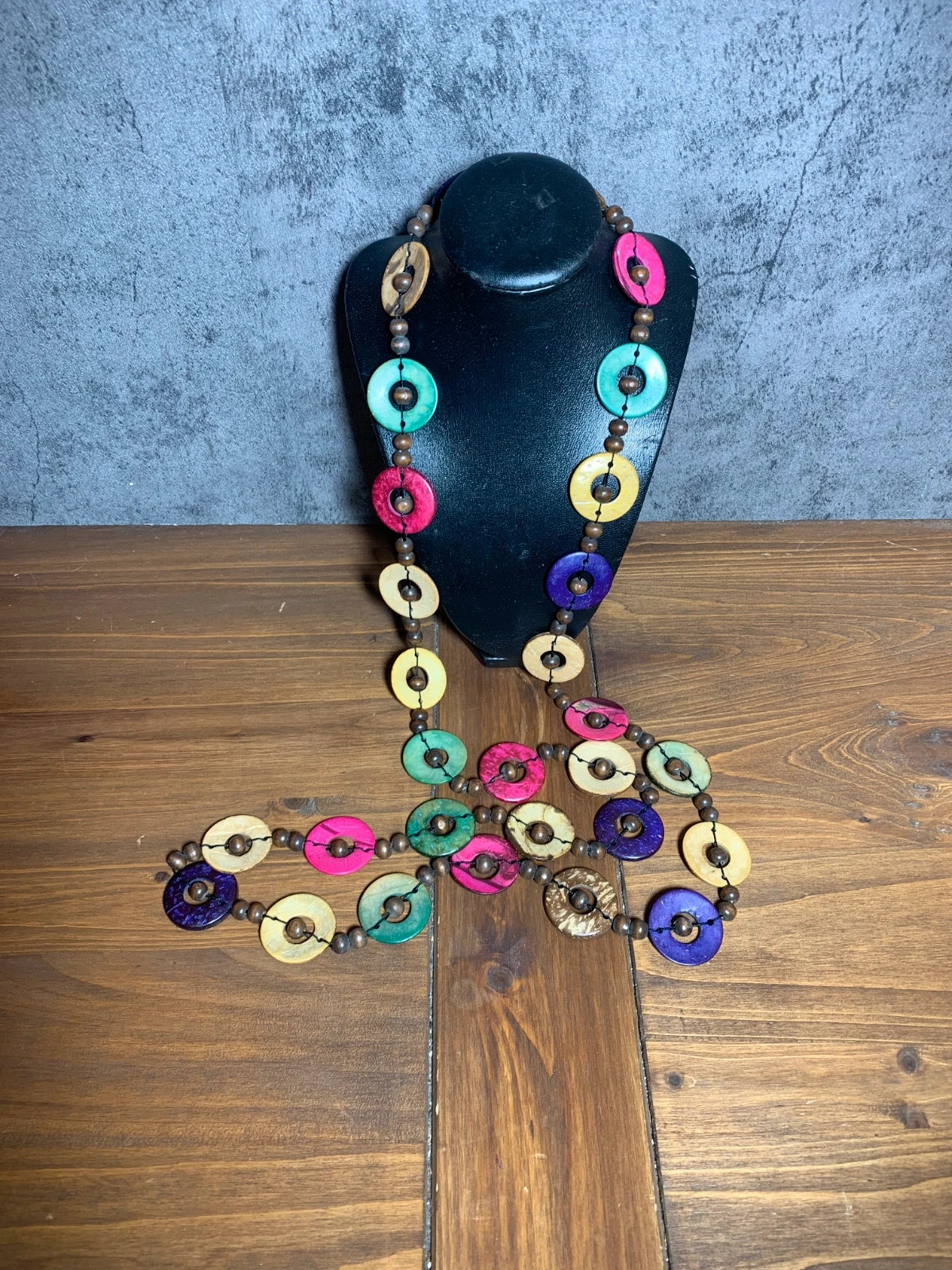 Collar largo de piezas circulares | Long necklace with circular pieces