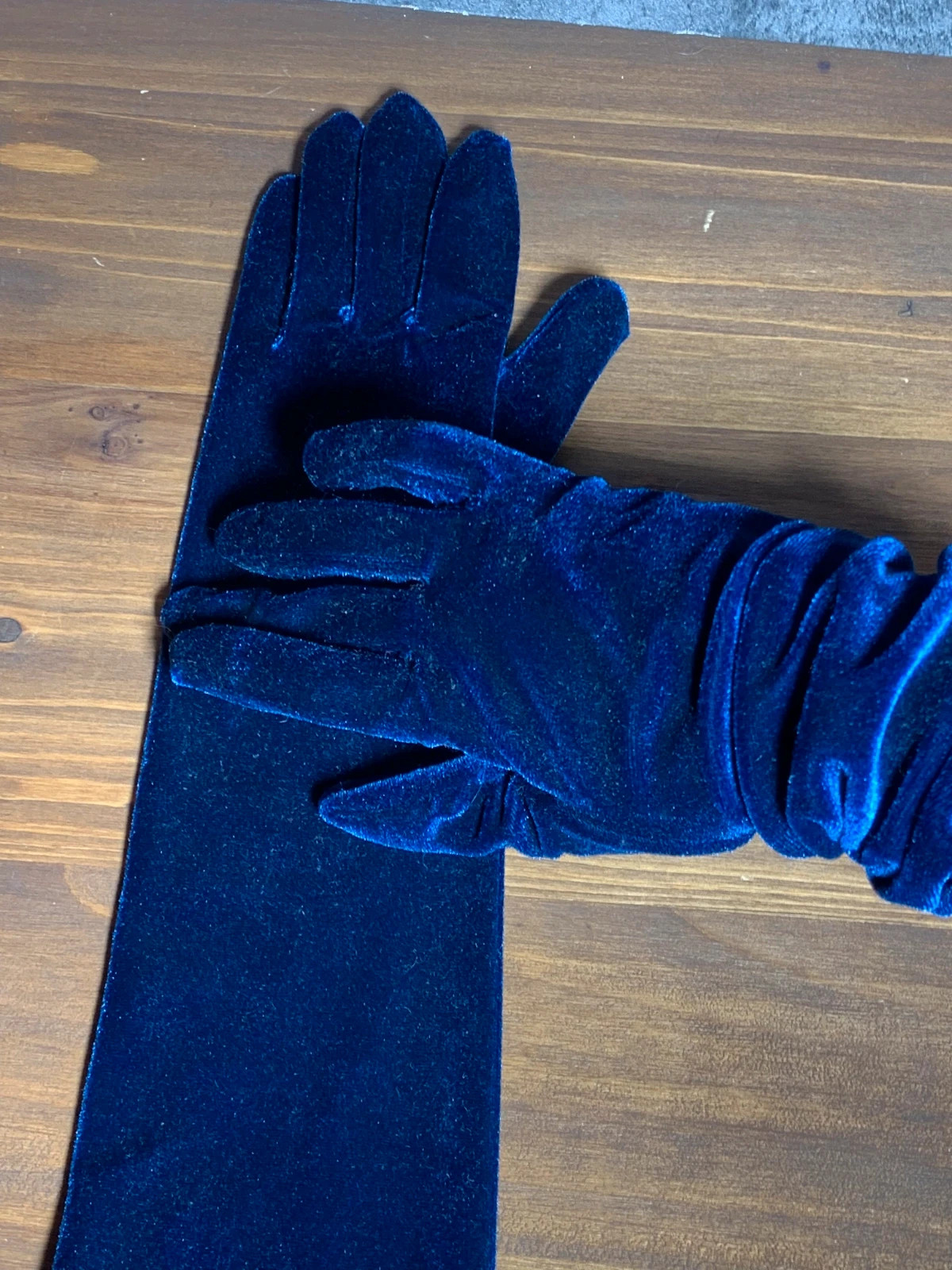 Guantes largos de terciopelo azul | Blue velvet long gloves | Vicent Padrier – Vintage Dressing – taille Taille unique 3